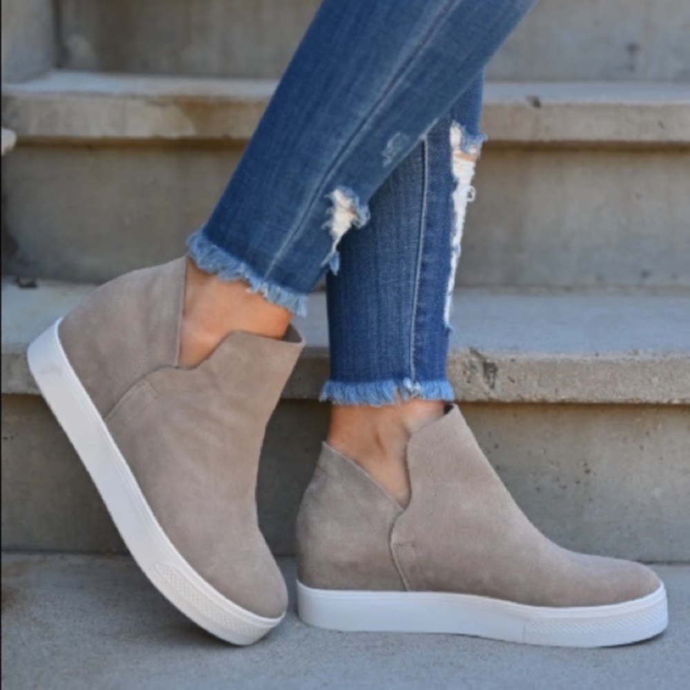 Steve Madden Wrangle Wedge Sneaker Suede